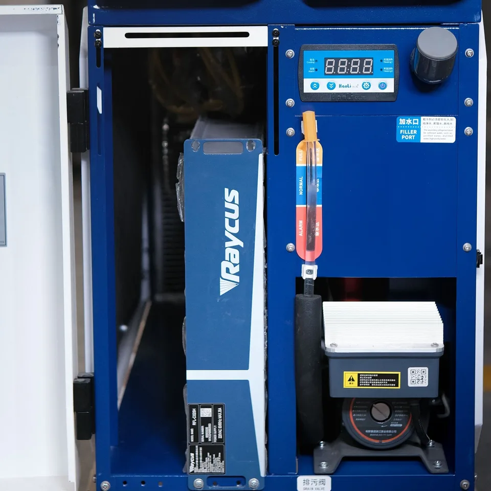 Máy hàn laser 3000W · góc chụp chi tiết 07 · công suất laser 3000 W
