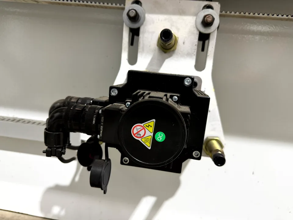 CNC 절곡기 WE67K-300T · 상세 촬영 08 · 절곡력 300 T