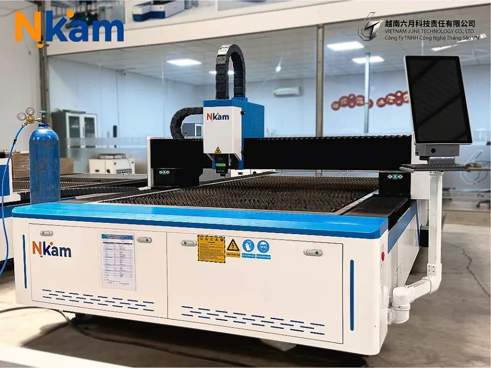 3015-3000W · Máy cắt laser fiber
