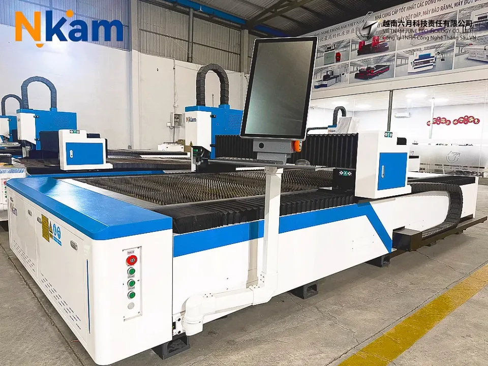 3015-6000W · Máy cắt laser fiber