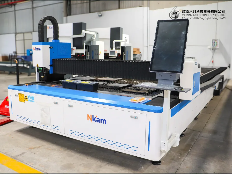 6020-3000W · Máy cắt laser fiber