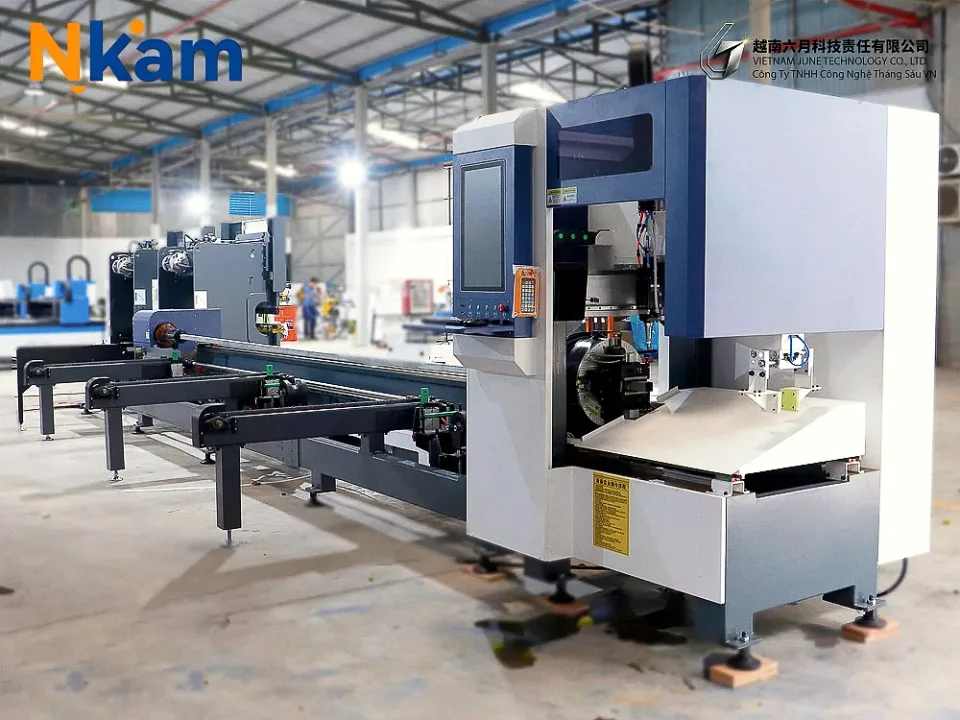 60120-3000W · Máy cắt ống laser