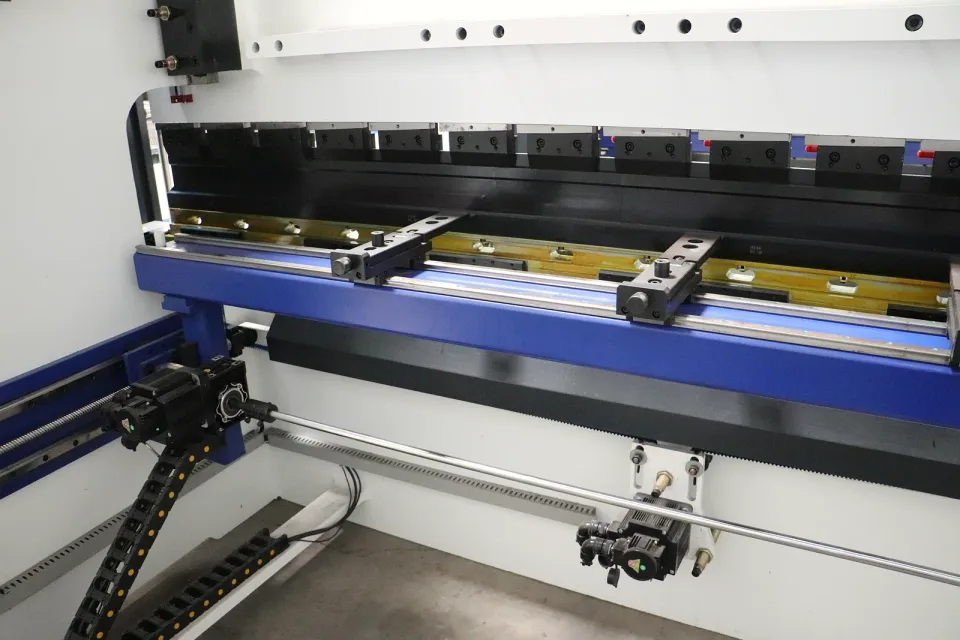 CNC Press Brakes 110T/2500 — machine detail (image 13)