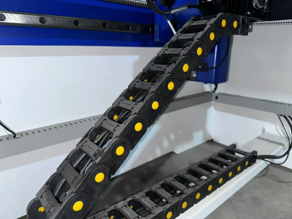 CNC Press Brakes 110T/2500 — Cable carrier and wiring