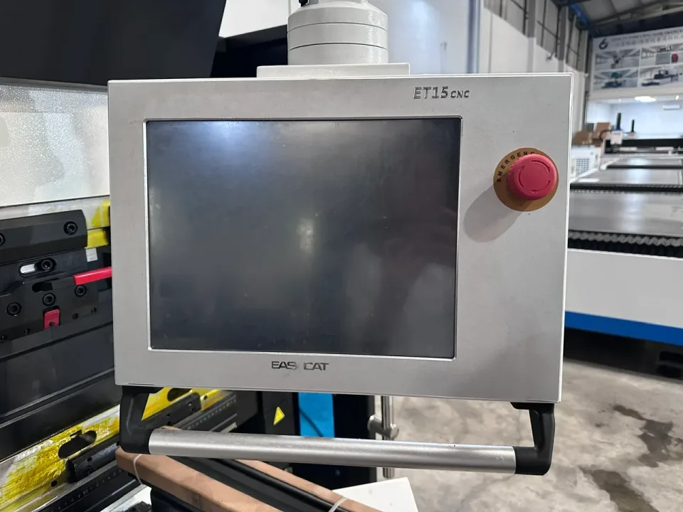 CNC Press Brakes 130T/3200 — Control panel