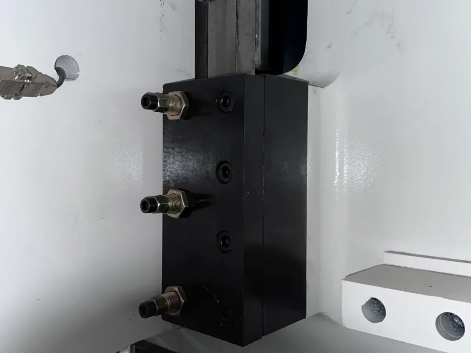 CNC Press Brakes 130T/3200 — Machine structure detail