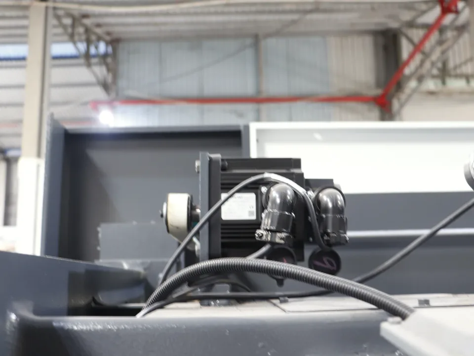 CNC 절곡기 250T/3200 — 장비 상세 (22번 이미지)