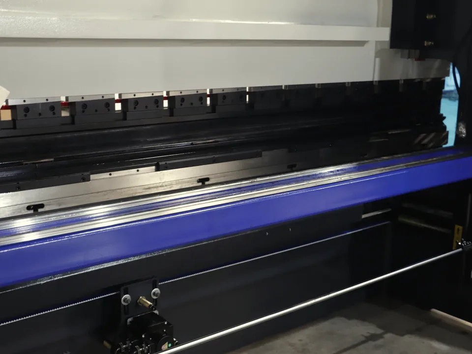 CNC 절곡기 250T/3200 — 장비 상세 (37번 이미지)