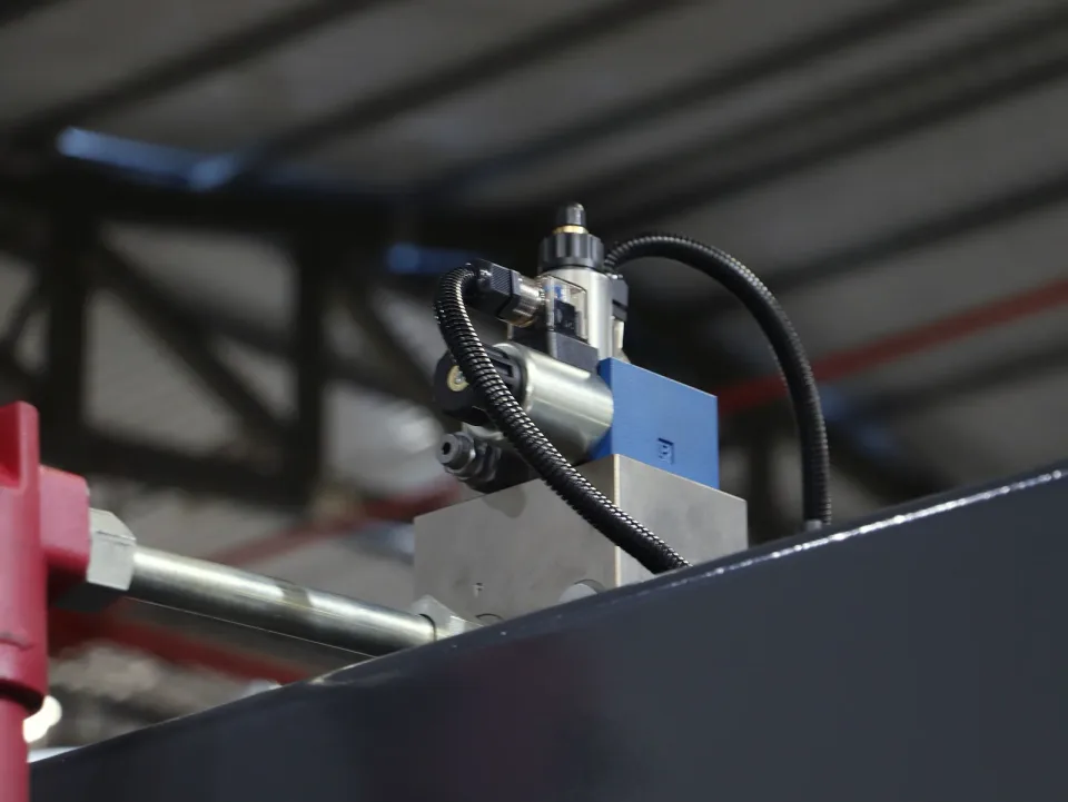 CNC 절곡기 250T/3200 — 장비 상세 (44번 이미지)