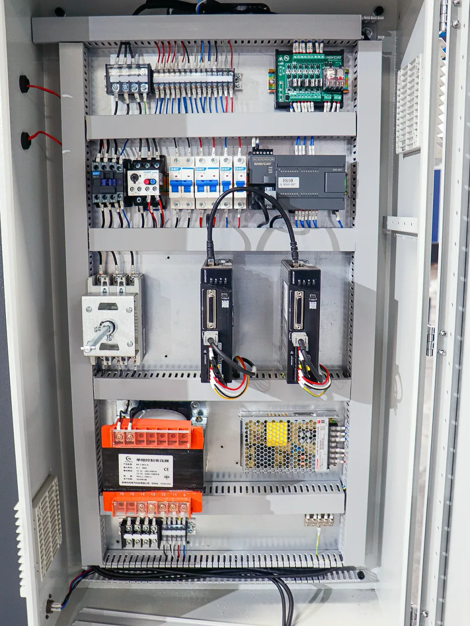 Máy chấn CNC WE67K-50T — chi tiết máy (ảnh 6)