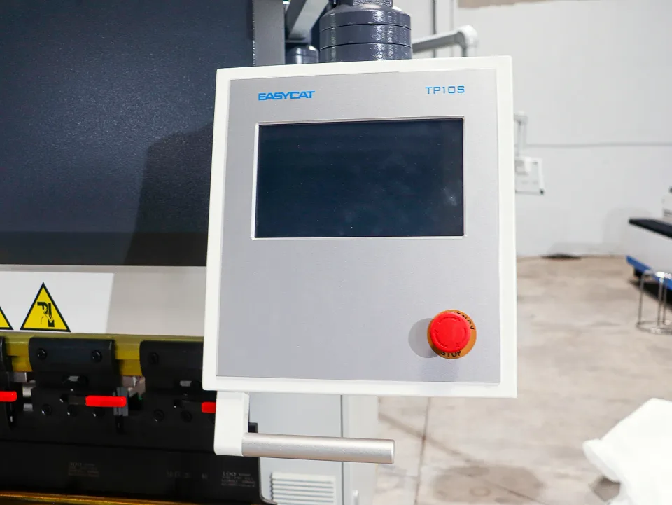 Máy chấn CNC WE67K-50T — chi tiết máy (ảnh 7)