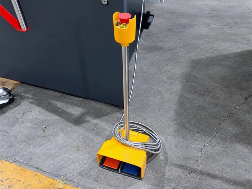 Máy chấn CNC WE67K-50T — chi tiết máy (ảnh 37)