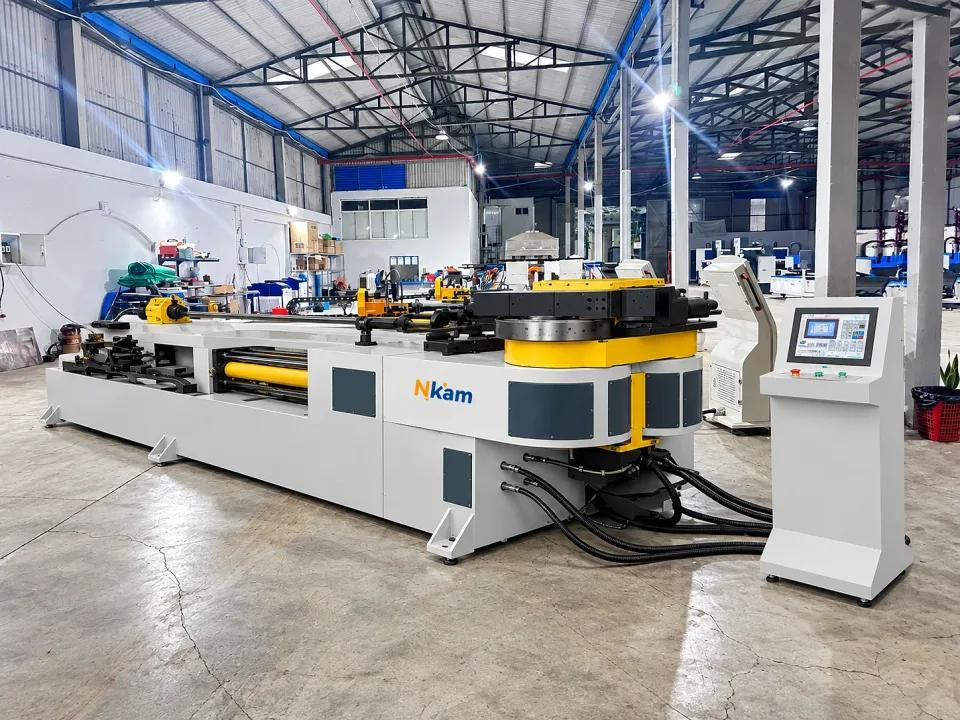 DW114NC · Máy uốn ống