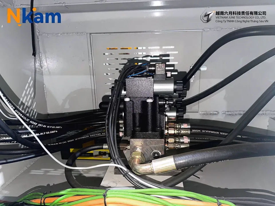 Máy uốn ống CNC DW38CNC-3A1S — chi tiết máy (ảnh 7)