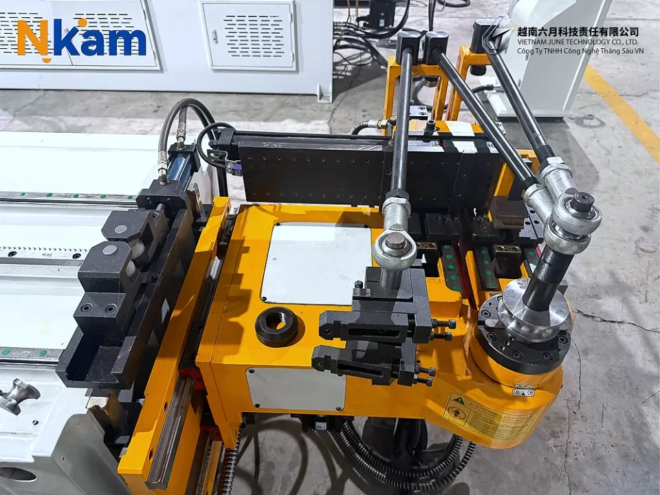 Máy uốn ống CNC DW38CNC-4A2S — chi tiết máy (ảnh 15)