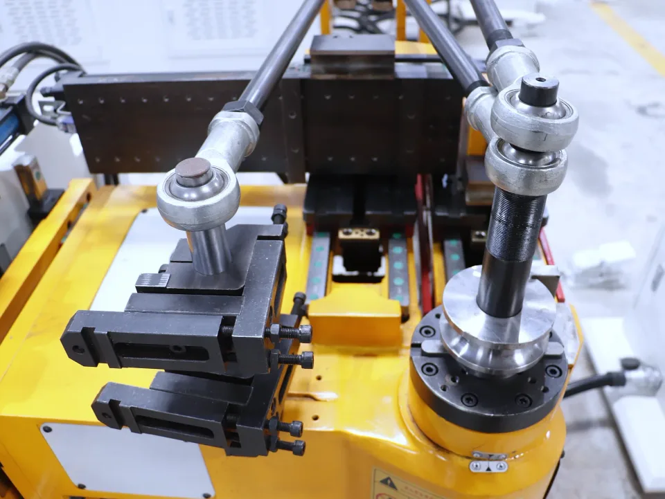Máy uốn ống CNC DW50CNC4A2S — chi tiết máy (ảnh 18)