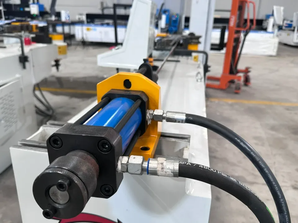 NC tube bender DW50NC — Feed and support mechanism