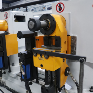 Chi tiết máy uốn ống thủy lực 2 đầu nc sw38 04